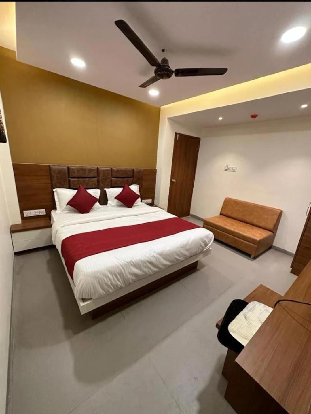 Hotel Anjali Palace Ahmedabad Eksteriør bilde